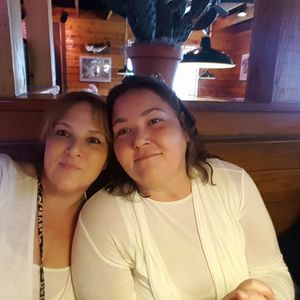 Meet your Posher, Mona